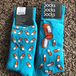 2 Pairs of Men’s size 10-13 Urban Outfitters Socks